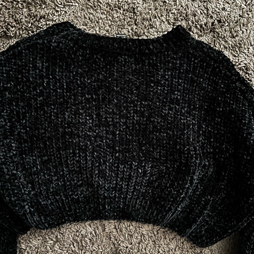 Forever 21 Black Knit Velvet Cropped Long Sleeve Top Size Medium - Picture 4 of 4